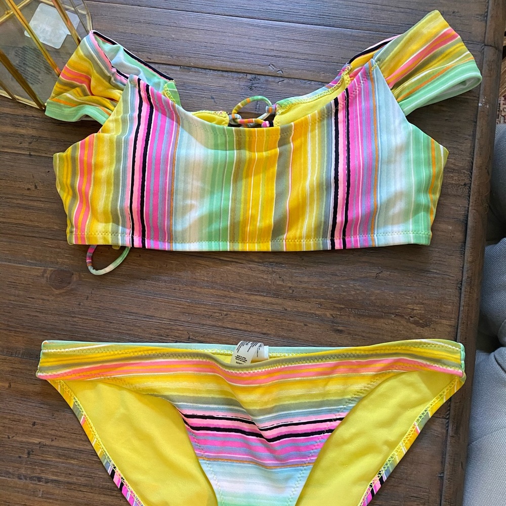 Raisins bikini set like new SIZE MEDIUM